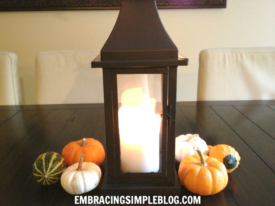 Wondering how to decorate your home for fall within a budget? Here are 5 easy and inexpensive fall decor ideas that are practical too!